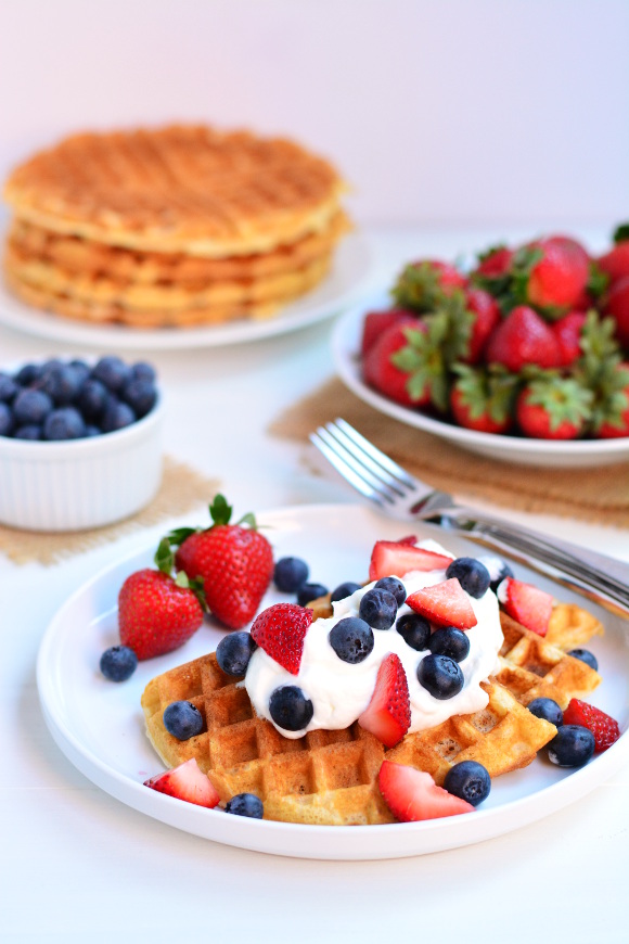 pretend play kitchen dessert Crochet waffle with wild berries and cream amigurumi food fruit breakfast restaurant forest berries