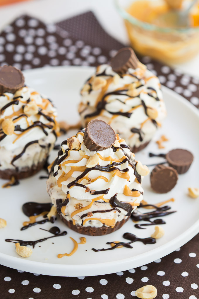 Brownie bottom peanut butter and chocolate ice cream cupcakes. #SunsOutSpoonsOut #Ad