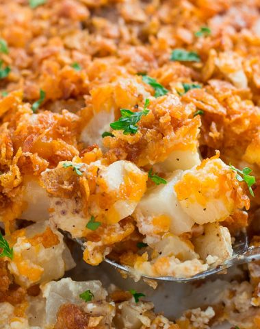 AU GRATIN POTATO CASSEROLE is the perfect creamy, cheesy, crispy side dish that goes great with just about anything!