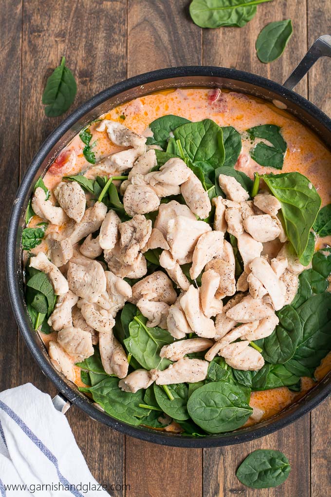 Conquer the hectic back-to-school schedule with easy weeknight meal recipes like this Creamy Tomato Chicken Florentine Pasta.