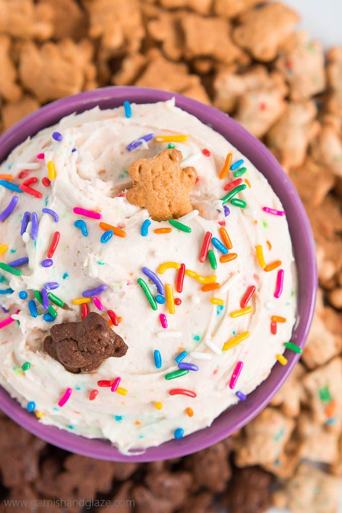 Make FUNFETTI DUNKAROO DIP and you'll be eating the most coveted snack in a kid's lunch... back in the 90's. Who else was dunking cookies in frosting at the lunch table???