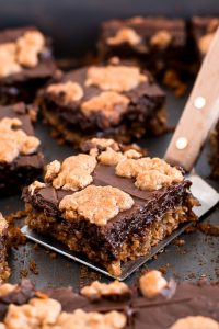 Oatmeal Chocolate Fudge Chewies are an amazingly delicious chocolate cookie bar that is easy to make and perfect for feeding a crowd!