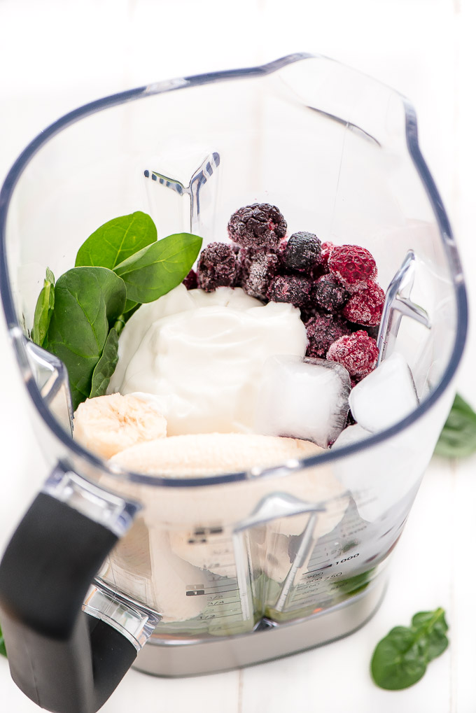 Berry Spinach Smoothie ingredients in Wold Gourmet Blender